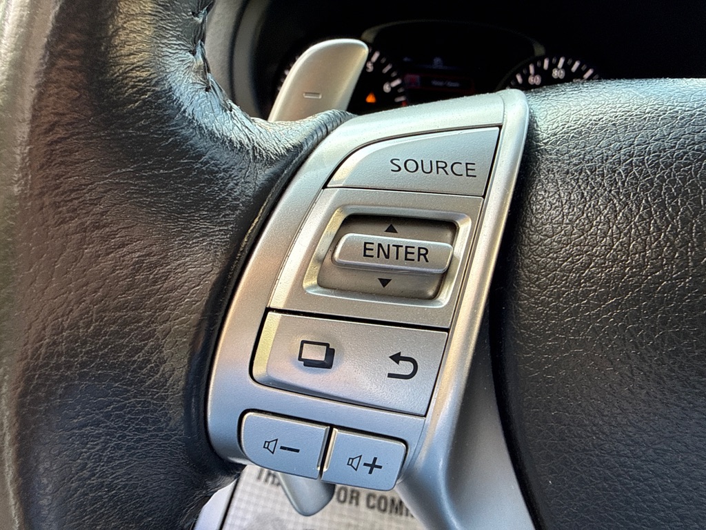 Photo 10 of this NISSAN ALTIMA 2.5 SR