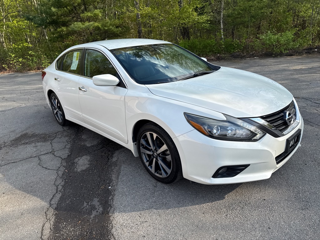 Photo 2 of this NISSAN ALTIMA 2.5 SR