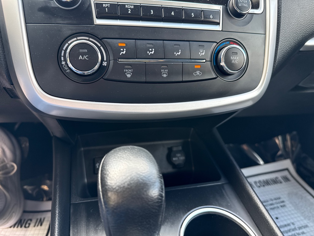 Photo 15 of this NISSAN ALTIMA 2.5 SR