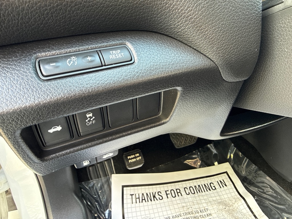 Photo 8 of this NISSAN ALTIMA 2.5 SR
