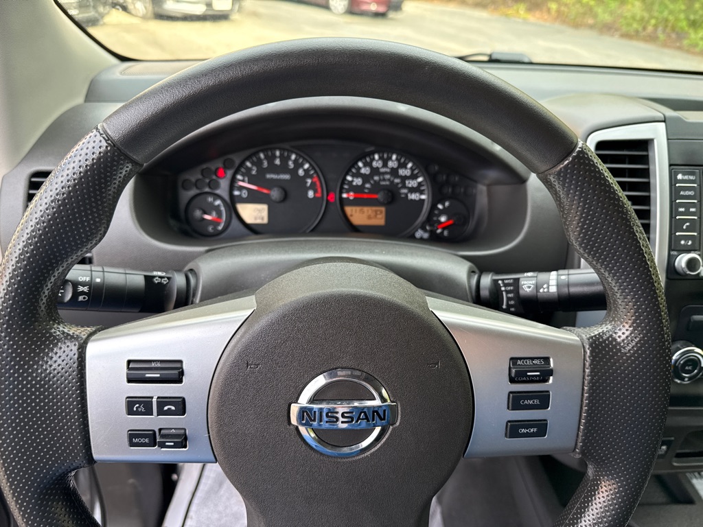Photo 9 of this NISSAN FRONTIER SV