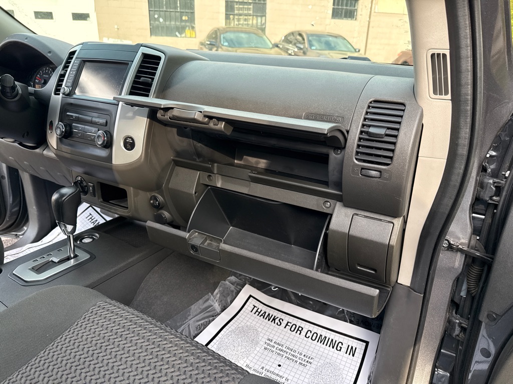 Photo 28 of this NISSAN FRONTIER SV