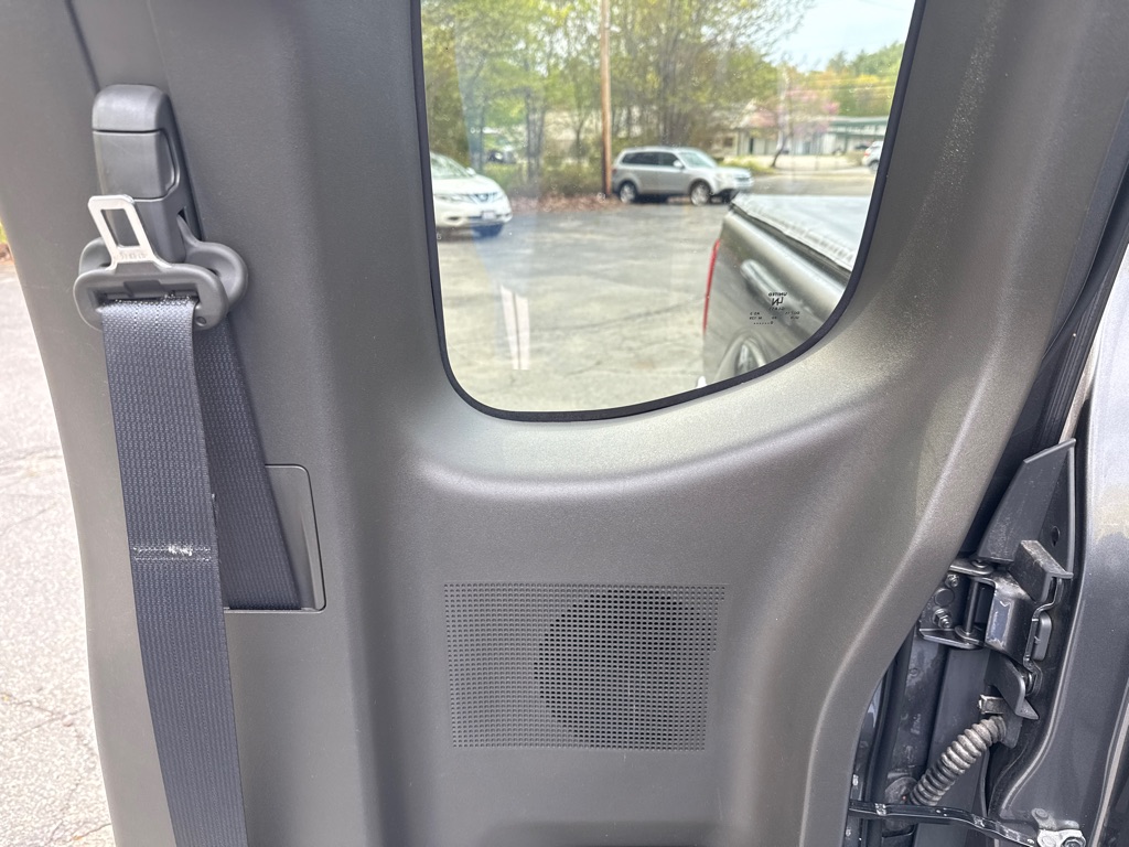 Photo 26 of this NISSAN FRONTIER SV