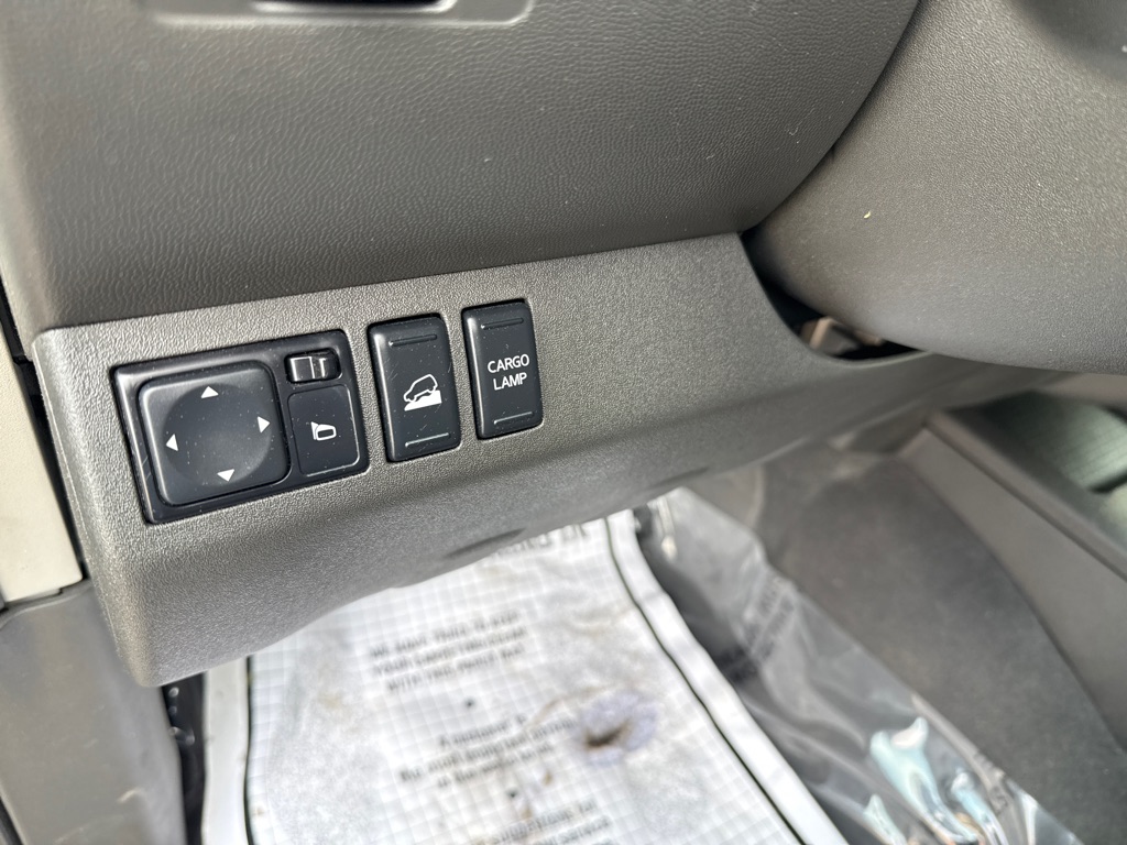 Photo 8 of this NISSAN FRONTIER SV
