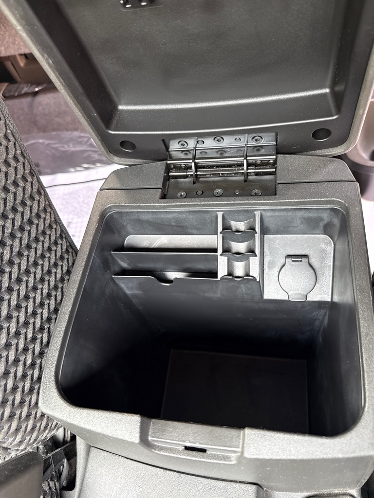 Photo 19 of this NISSAN FRONTIER SV