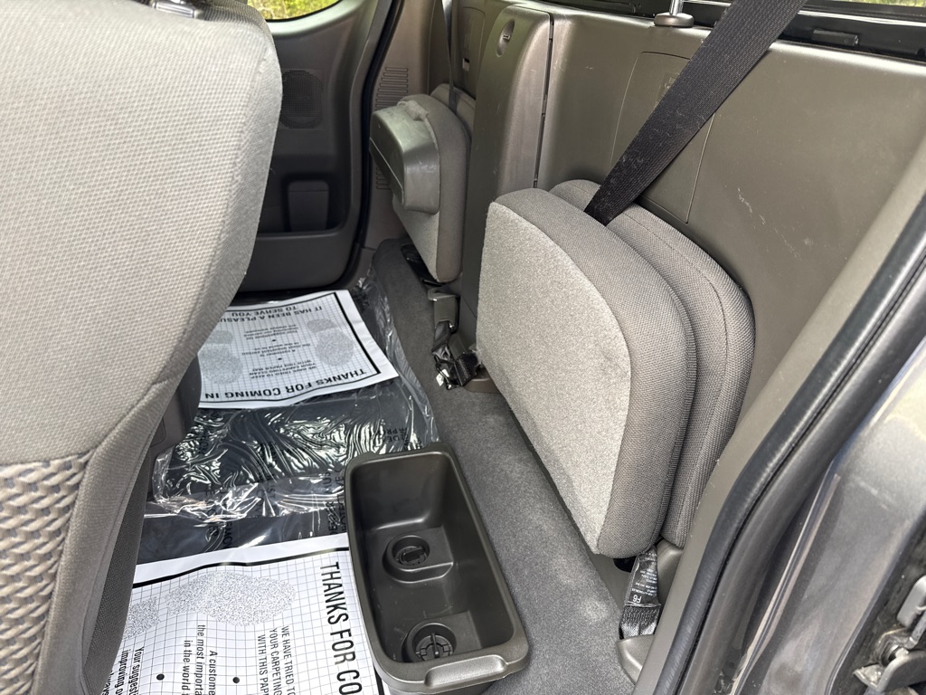 Photo 22 of this NISSAN FRONTIER SV