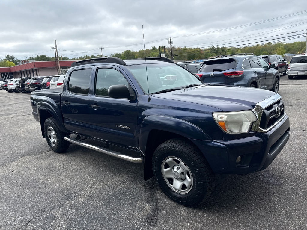 Photo 2 of this TOYOTA TACOMA SR5