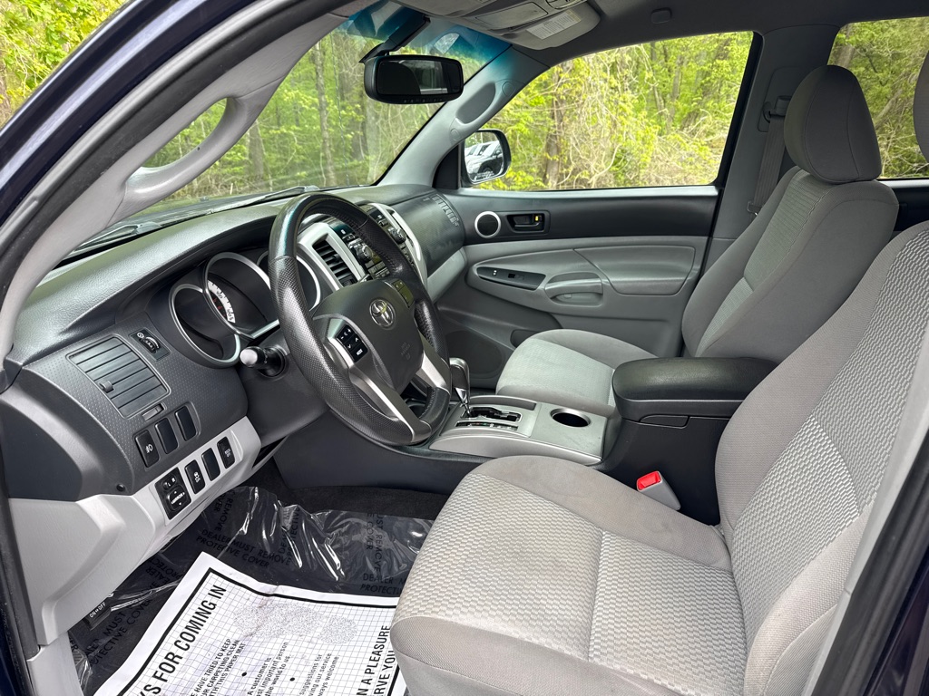 Photo 6 of this TOYOTA TACOMA SR5