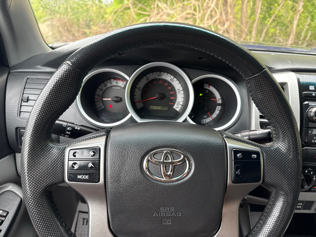 Photo 9 of this TOYOTA TACOMA SR5