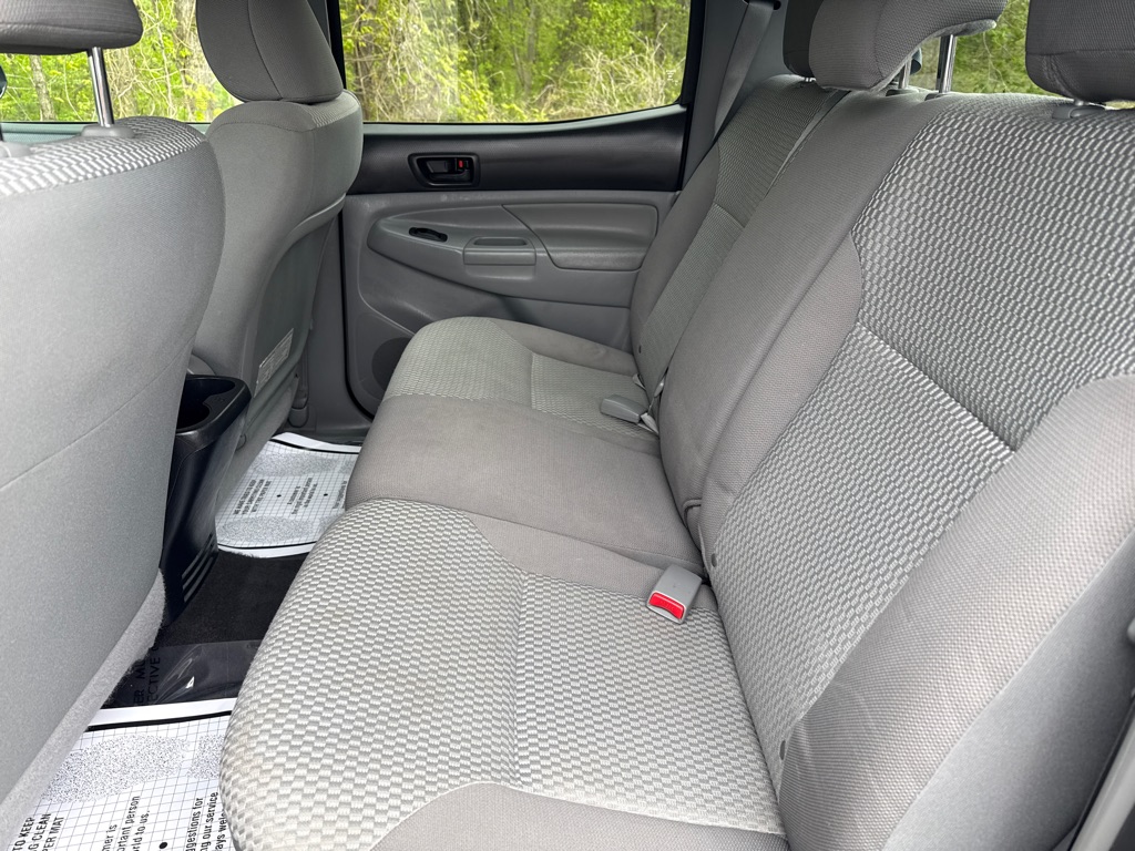 Photo 23 of this TOYOTA TACOMA SR5
