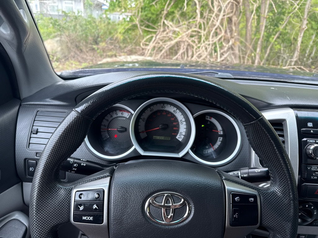 Photo 12 of this TOYOTA TACOMA SR5