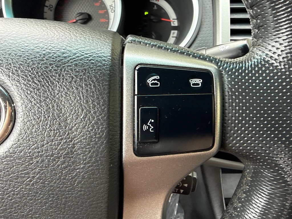 Photo 10 of this TOYOTA TACOMA SR5