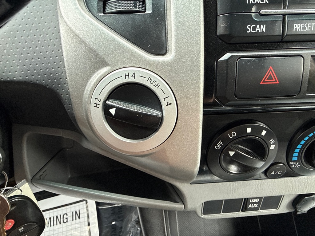 Photo 17 of this TOYOTA TACOMA SR5