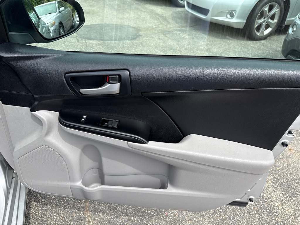 Photo 24 of this TOYOTA CAMRY