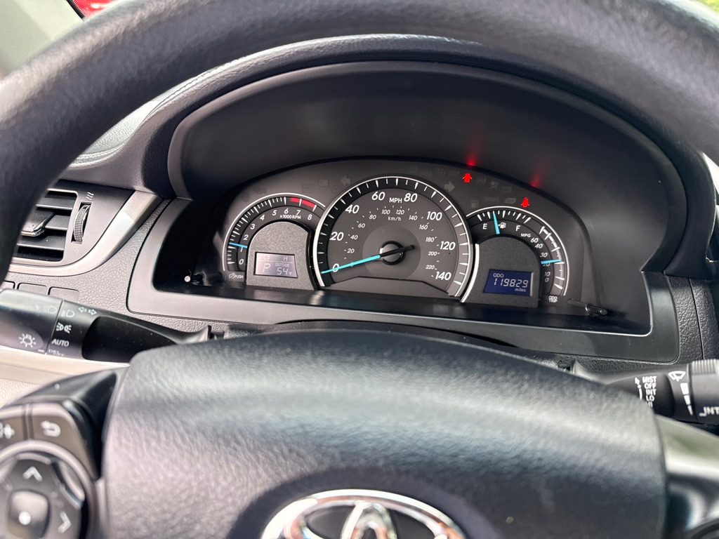 Photo 10 of this TOYOTA CAMRY