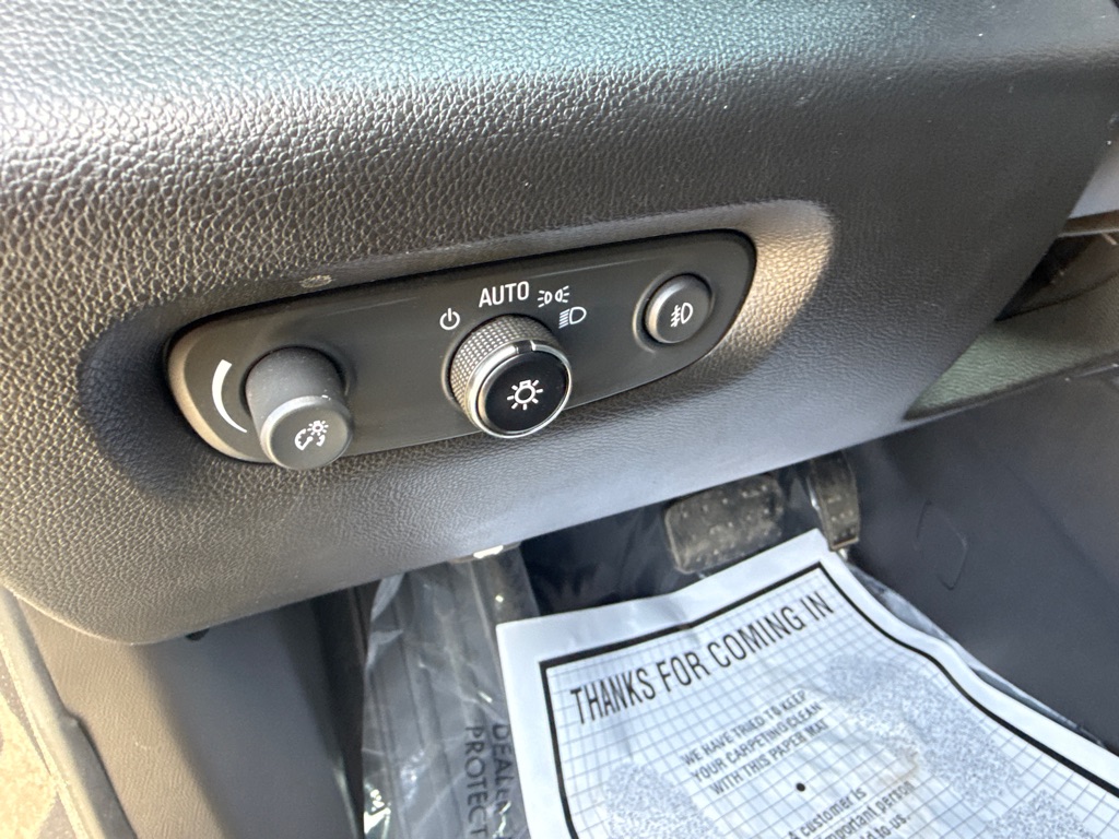 Photo 9 of this CHEVROLET TRAVERSE LT