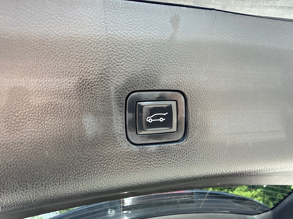 Photo 27 of this CHEVROLET TRAVERSE LT