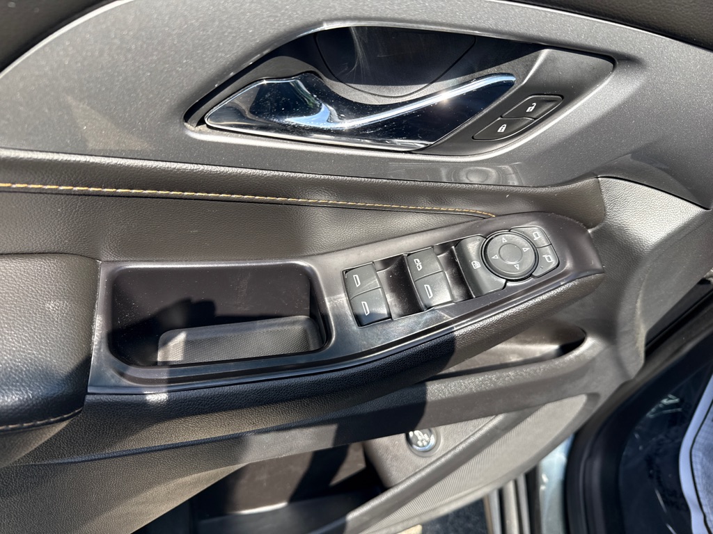 Photo 6 of this CHEVROLET TRAVERSE LT