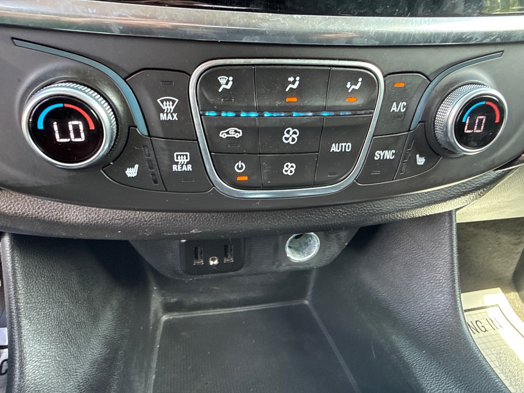 Photo 16 of this CHEVROLET TRAVERSE LT