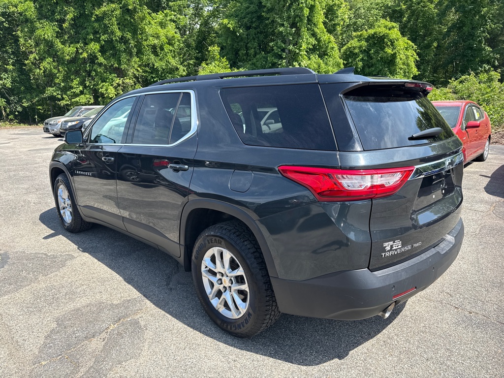 Photo 4 of this CHEVROLET TRAVERSE LT