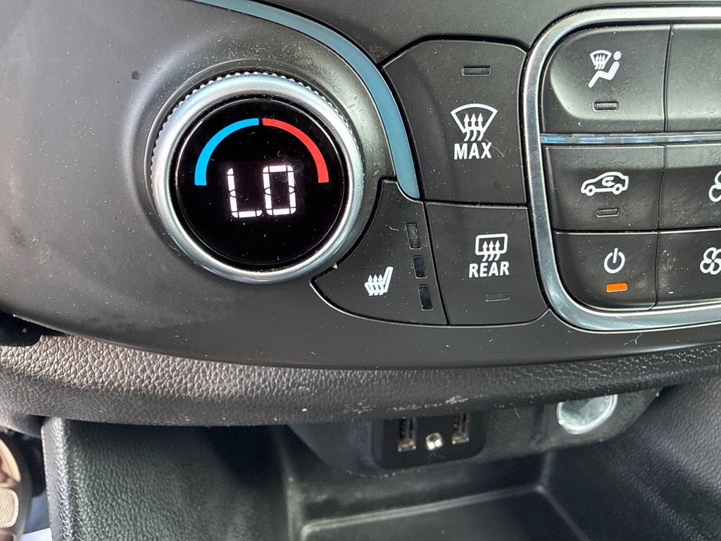 Photo 18 of this CHEVROLET TRAVERSE LT