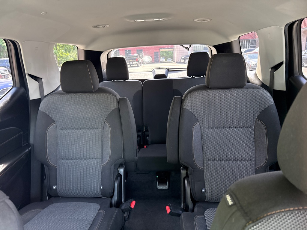 Photo 20 of this CHEVROLET TRAVERSE LT