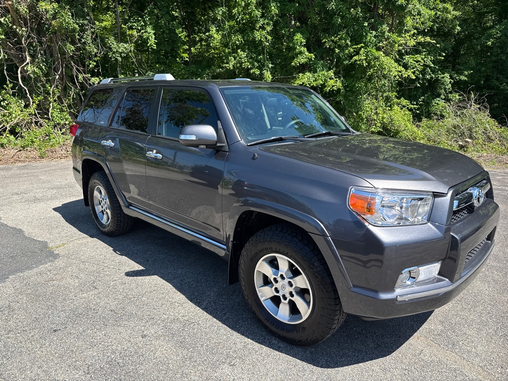 Photo 2 of this TOYOTA 4RUNNER SR5