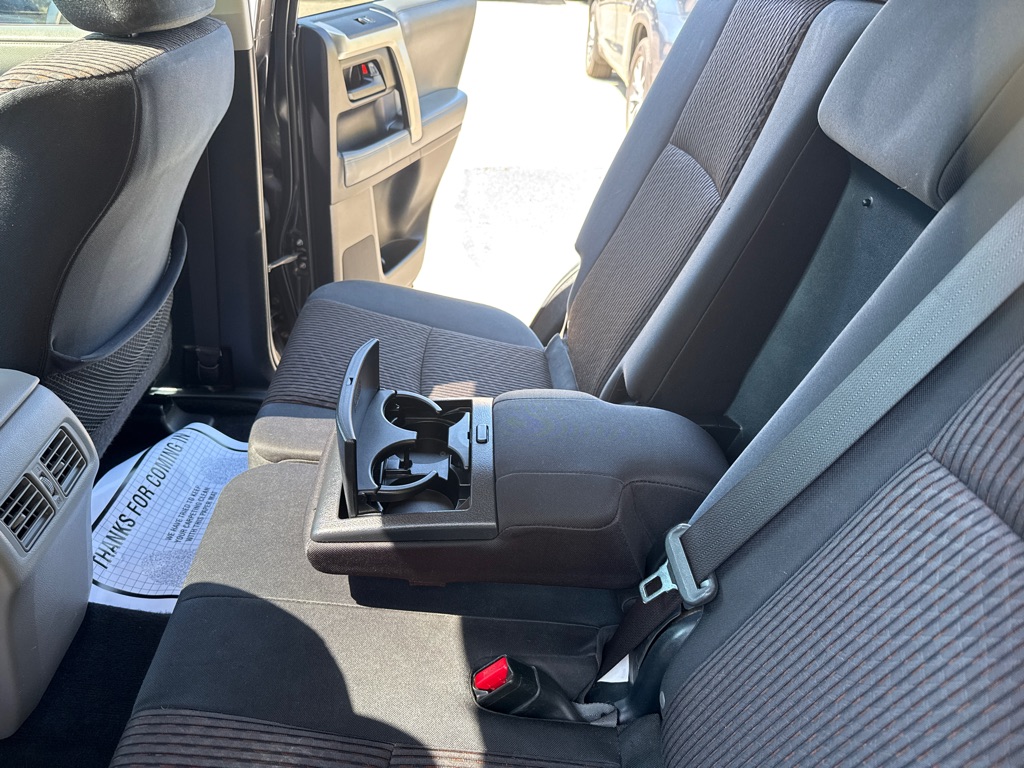 Photo 26 of this TOYOTA 4RUNNER SR5