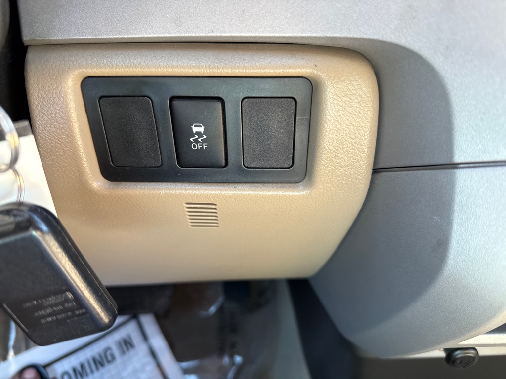 Photo 11 of this TOYOTA TUNDRA SR5