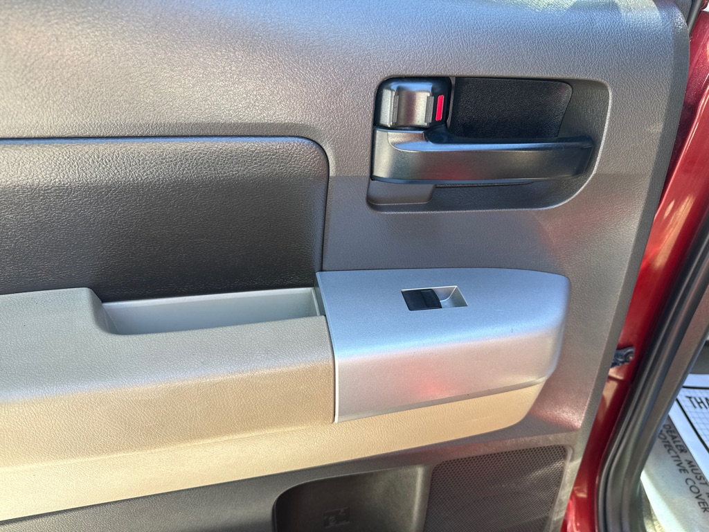 Photo 22 of this TOYOTA TUNDRA SR5