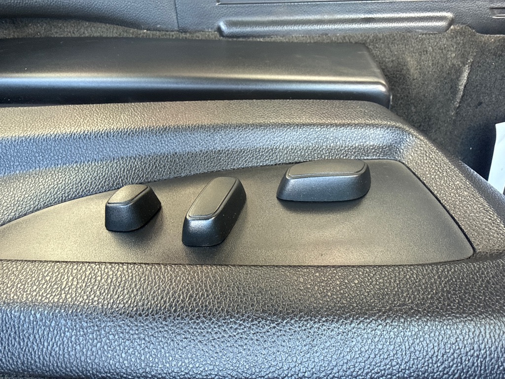 Photo 9 of this CHEVROLET SILVERADO 1500