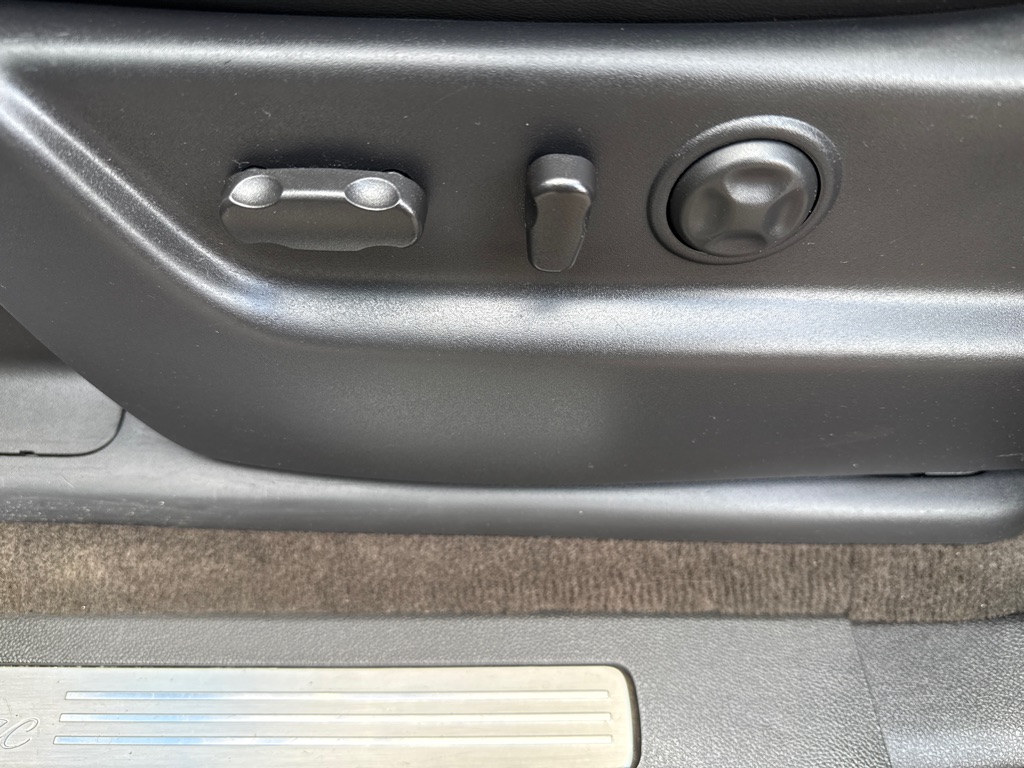 Photo 9 of this CADILLAC ESCALADE