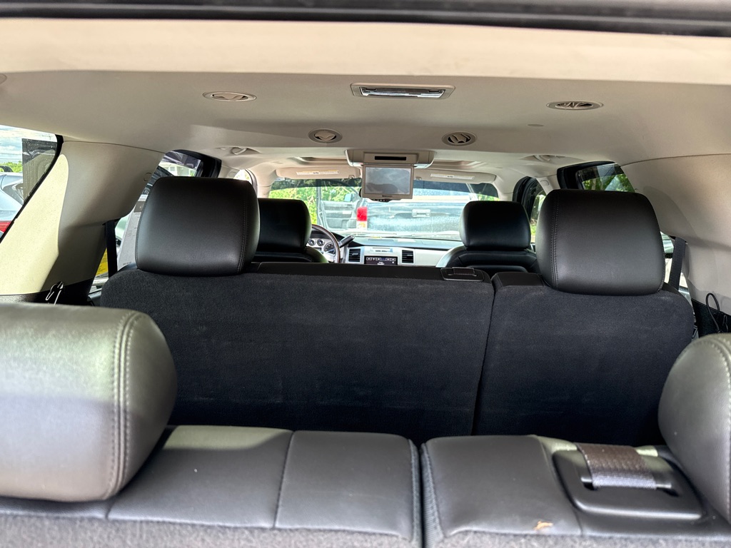 Photo 32 of this CADILLAC ESCALADE