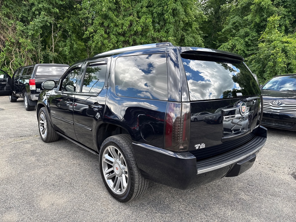 Photo 4 of this CADILLAC ESCALADE