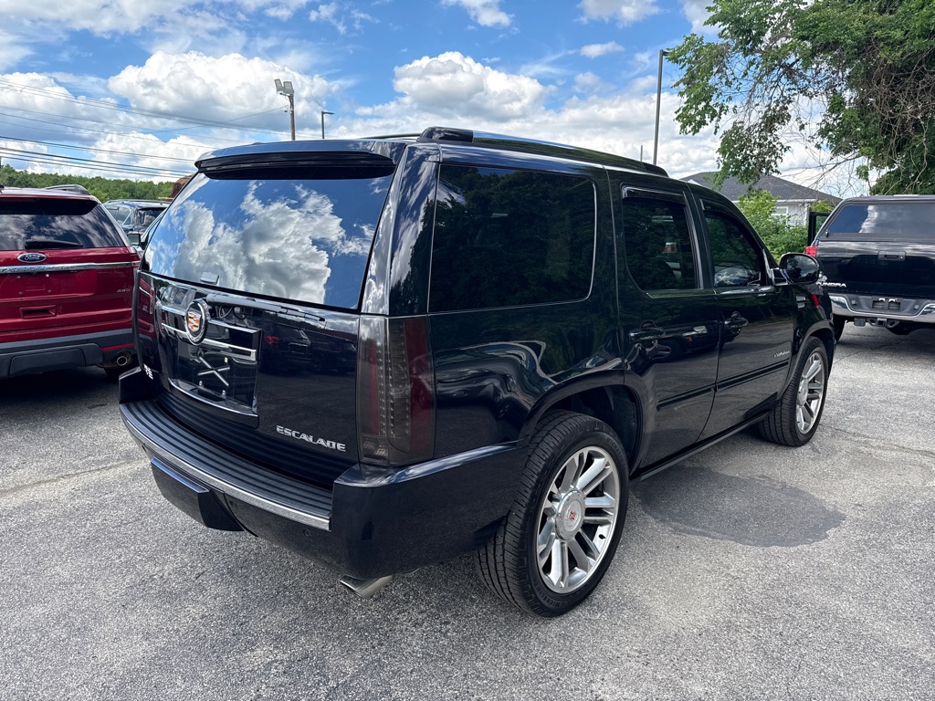 Photo 3 of this CADILLAC ESCALADE