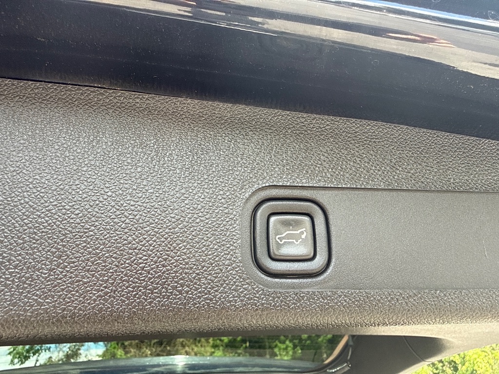 Photo 33 of this CADILLAC ESCALADE