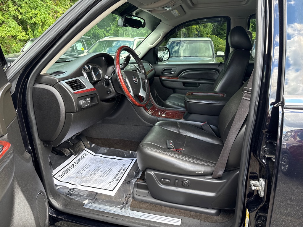Photo 5 of this CADILLAC ESCALADE