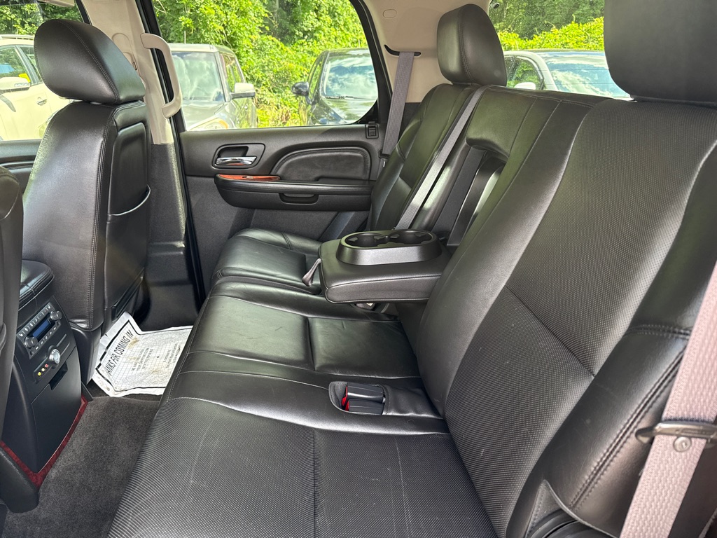 Photo 26 of this CADILLAC ESCALADE