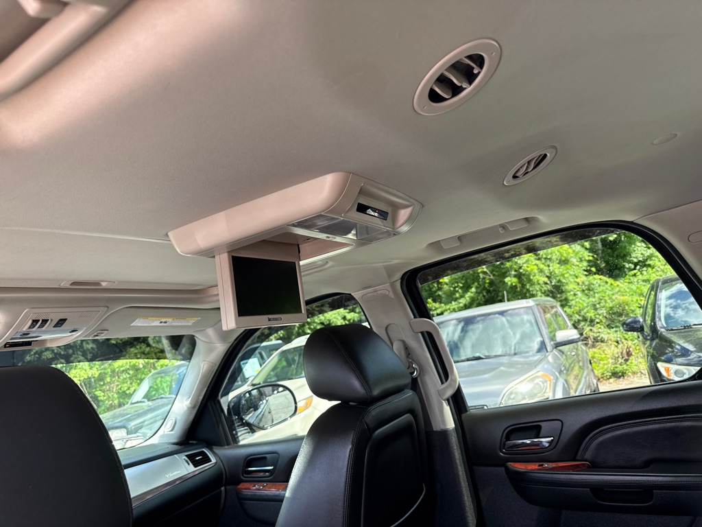 Photo 27 of this CADILLAC ESCALADE