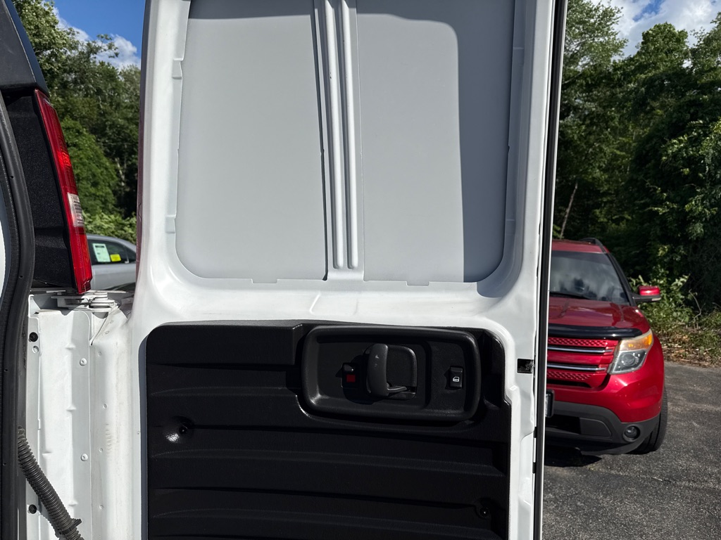 Photo 18 of this GMC SAVANA