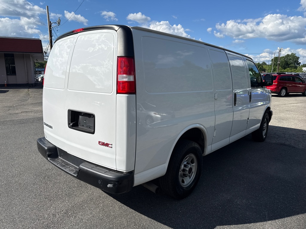 Photo 3 of this GMC SAVANA