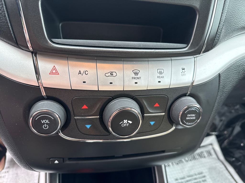 Photo 13 of this DODGE JOURNEY