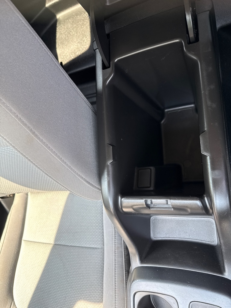 Photo 15 of this CHEVROLET COLORADO