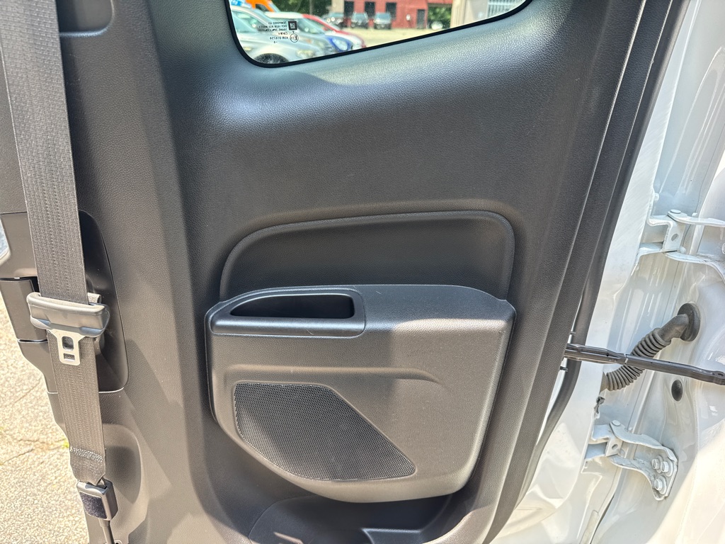 Photo 18 of this CHEVROLET COLORADO