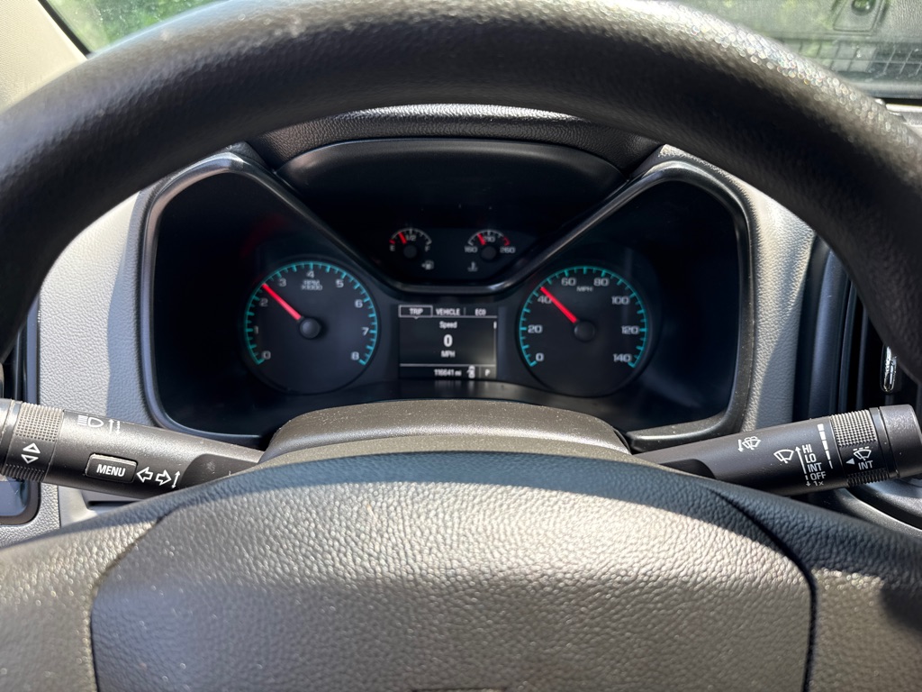 Photo 10 of this CHEVROLET COLORADO