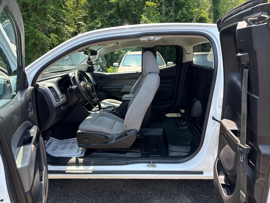 Photo 5 of this CHEVROLET COLORADO