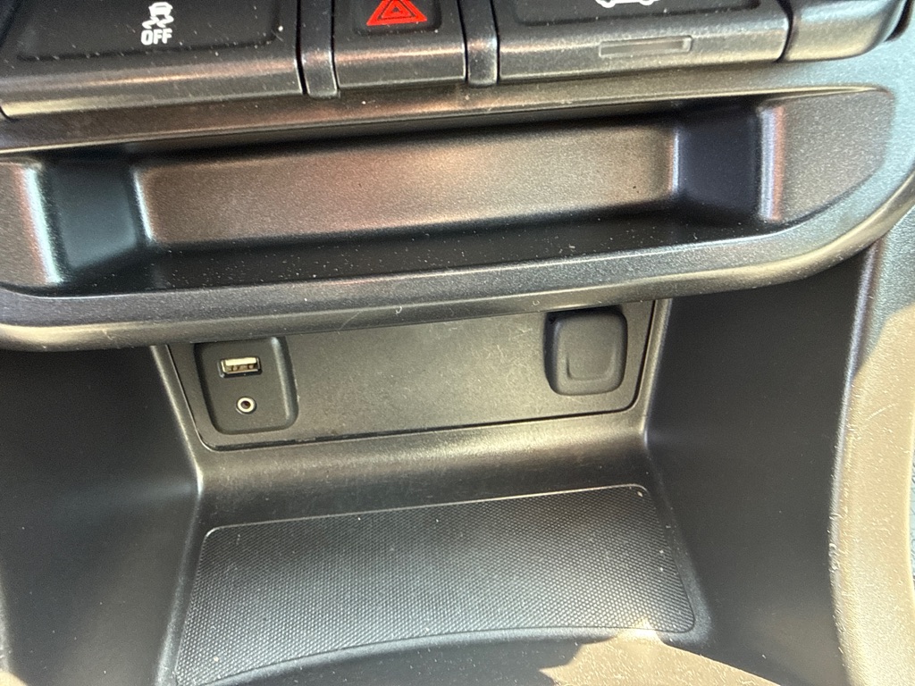 Photo 13 of this CHEVROLET COLORADO