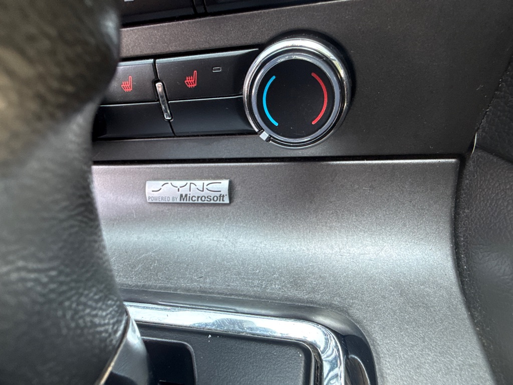 Photo 24 of this FORD MUSTANG PREMIUM