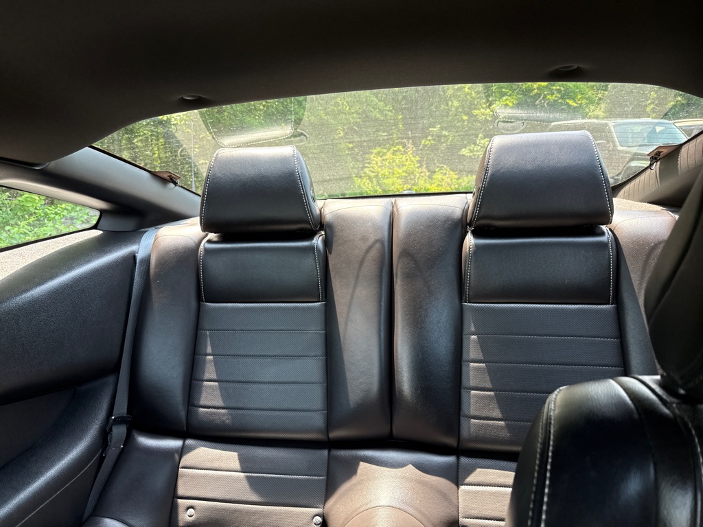 Photo 23 of this FORD MUSTANG PREMIUM