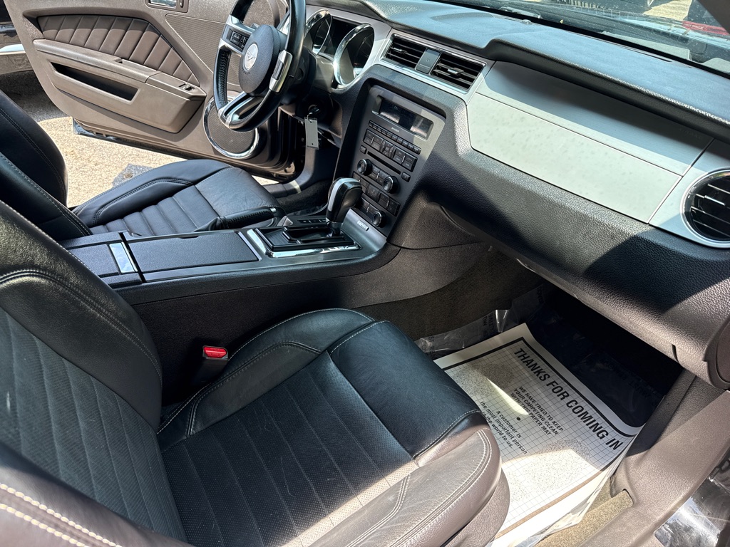 Photo 29 of this FORD MUSTANG PREMIUM